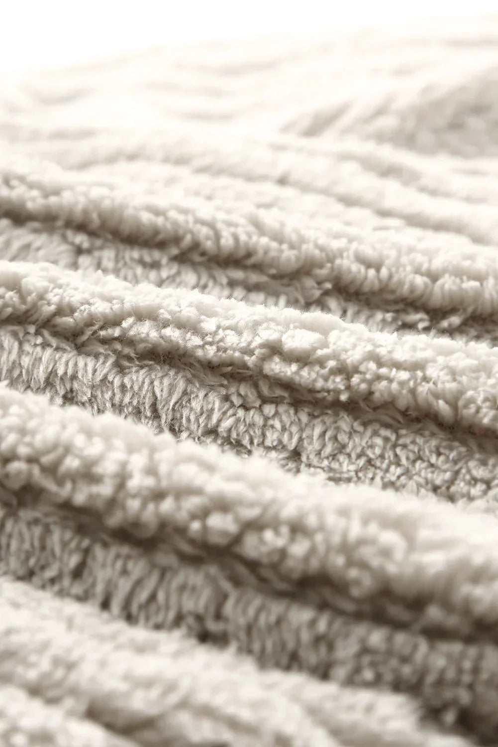 Einfache plüsch-fleecejacke mit knopfleiste