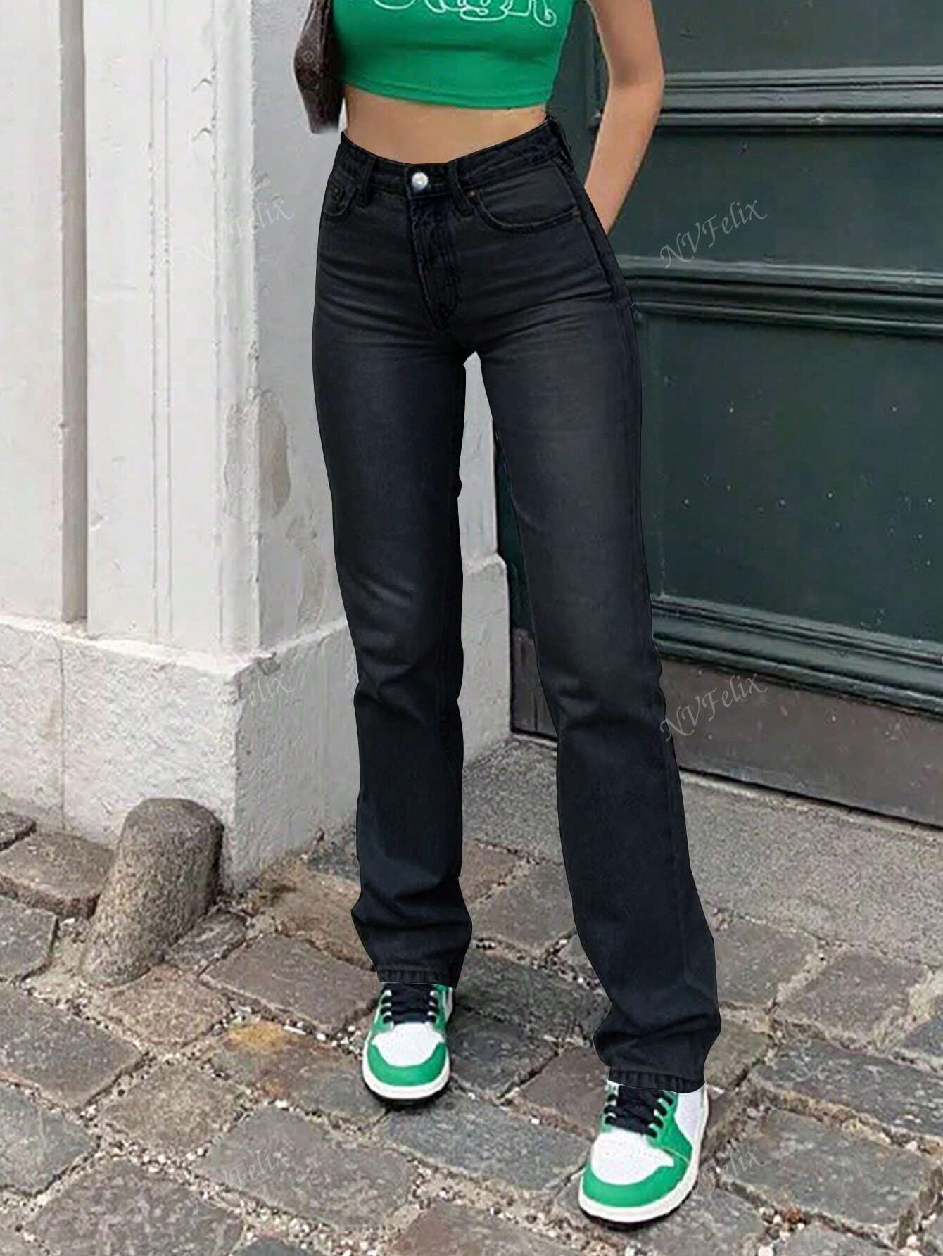 Hochgeschnittene jeans mit geradem bein – damen