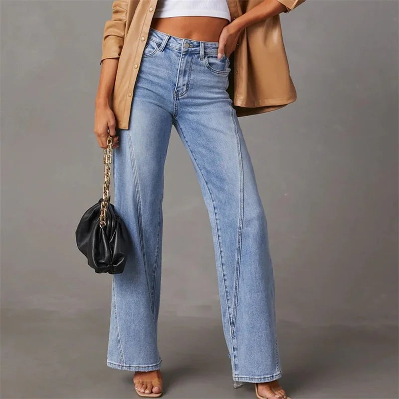 Lässige, hochgeschnittene jeans mit weitem bein – damen