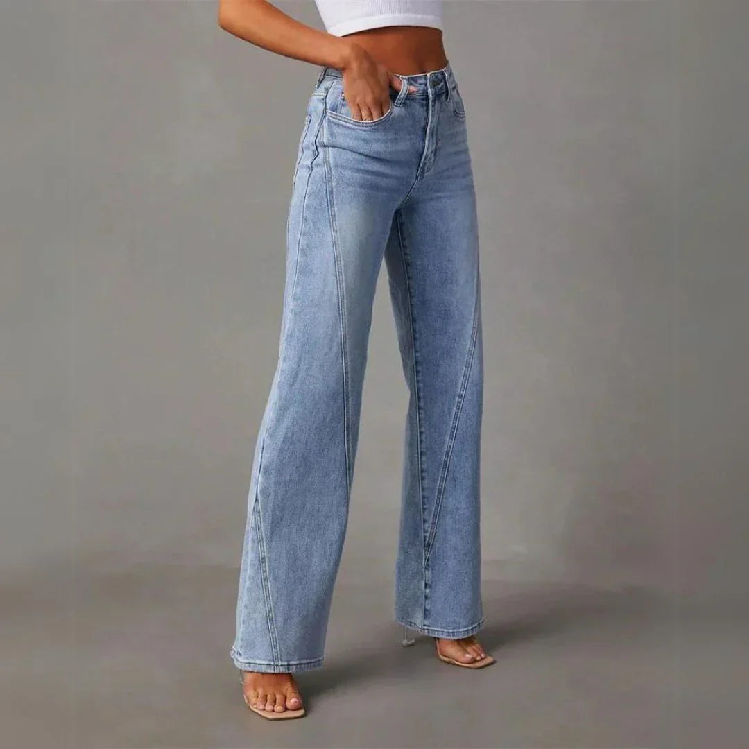 Lässige, hochgeschnittene jeans mit weitem bein – damen