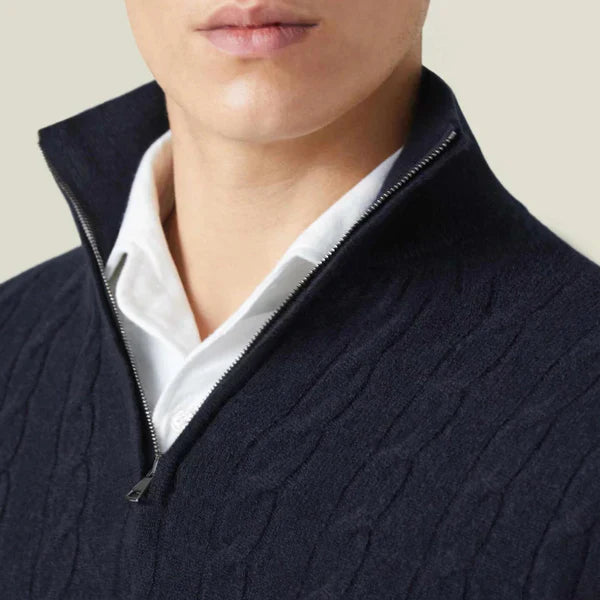 Klassischer herrenpullover mit zopfmuster und viertelreißverschluss – herren