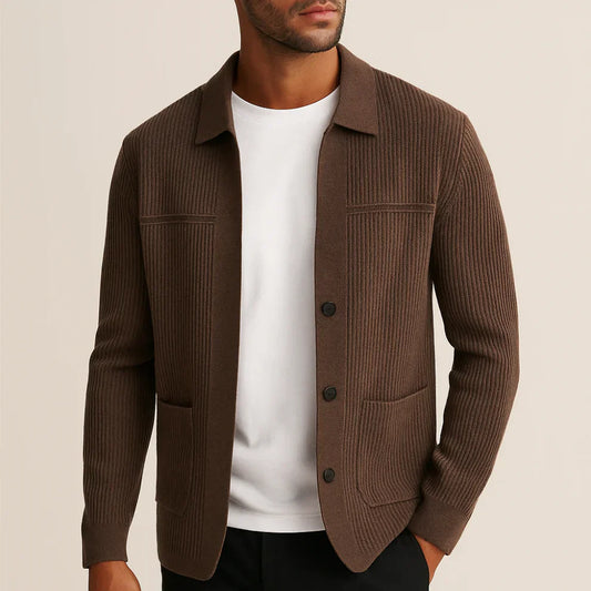 Gerippte strickjacke für herren – leicht und stilvoll