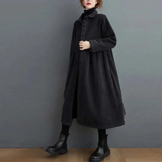 Langer vintage-wintermantel aus cord für damen