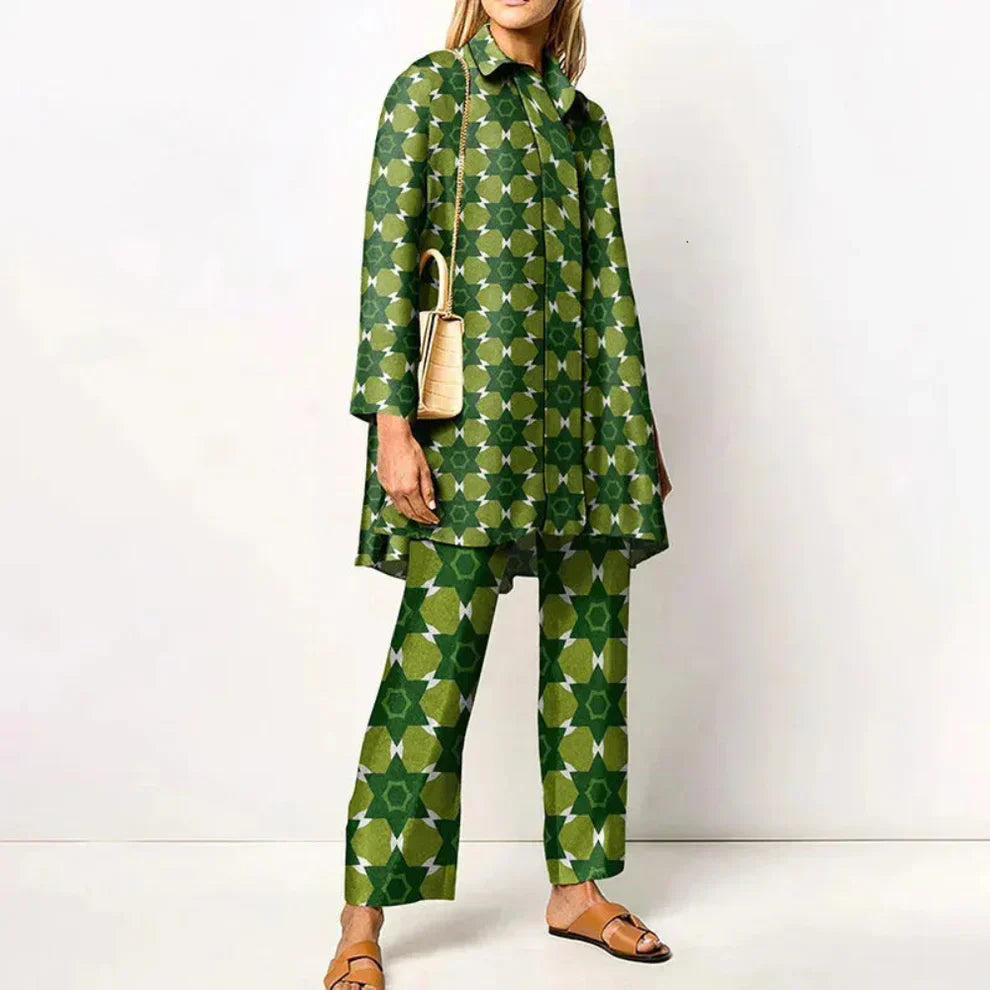 Zweiteiliges outfit mit vintage-print-pullover für damen