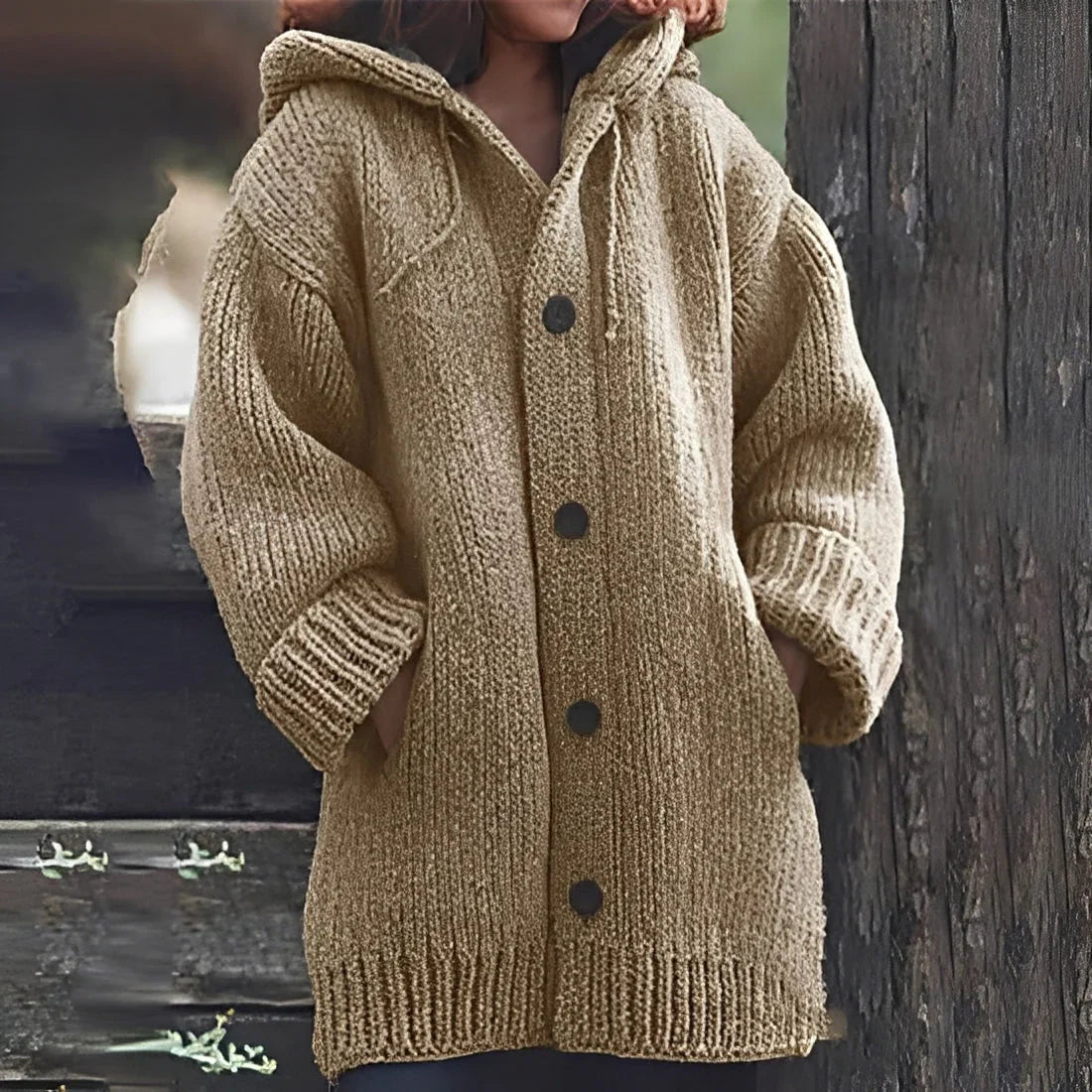 Jaqueline – gemütliche strickjacke mit kapuze und taschen